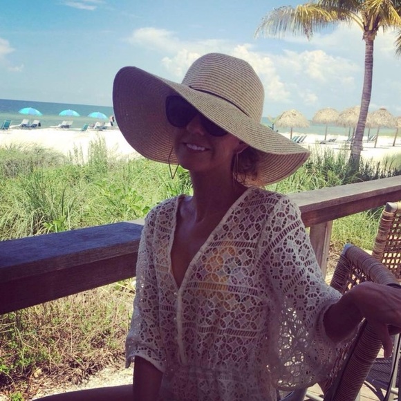 Meet your Posher, Amanda - Picture 1 of 1